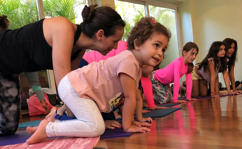 Clube Paulistano - Yoga-Kids-Rainbow