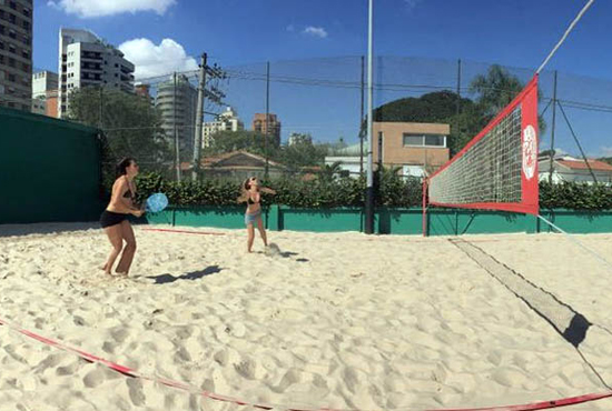 Beach tennis para todos · Revista TÊNIS