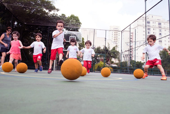 Projeto 'Espaços Abertos' toma esporte como meio de interação entre  crianças e jovens